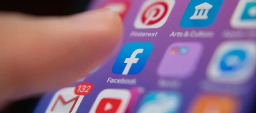 La caída del alcance de los Reels de Instagram, la fatiga de Linkedin y el resurgimiento en alcance de Facebook