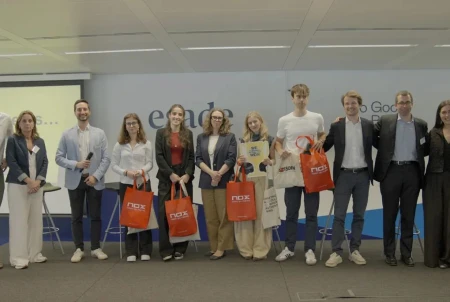 La Generación Z desafía la falsificación Estudiantes de Esade crean campañas innovadoras para proteger a marcas y consumidores