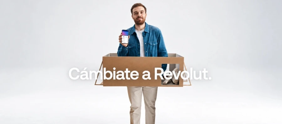 Revolut y Turbo encierran a Ibai Llanos en mini maquetas de espacios cotidianos para retratar la ansiedad de las gestiones bancarias