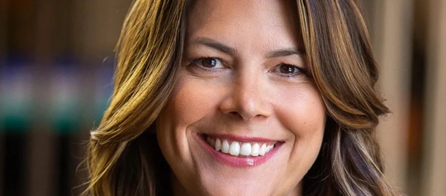 La salida de Kate Jhaveri y la nueva estrategia de marketing centralizado en TikTok