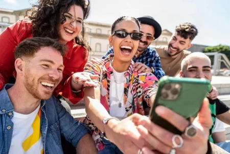 Tres de cada cuatro consumidores de la Generación Z valoran que las marcas se comuniquen con ellos de forma directa y transparente