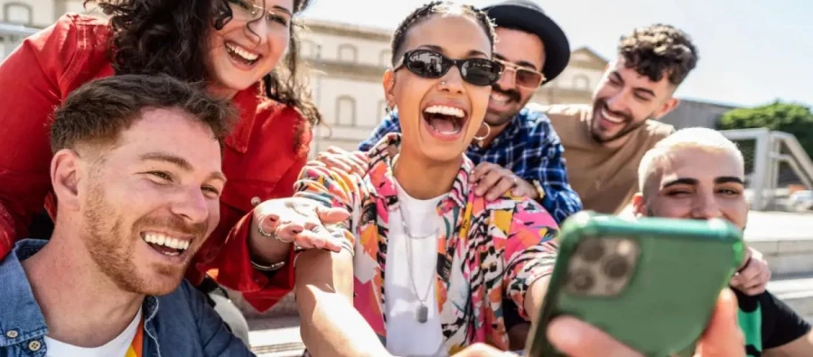 Tres de cada cuatro consumidores de la Generación Z valoran que las marcas se comuniquen con ellos de forma directa y transparente