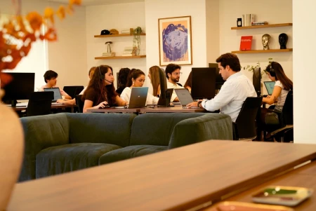 Según Media Power, el éxito de la publicidad en redes sociales ya no está en impactar más, sino en convertir mejor