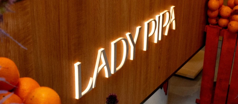 La agencia PRIOPCION coordina la exitosa inauguración de Casa Pipa para la firma Lady Pipa en Valencia