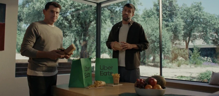 Uber Eats analiza en su nueva campaña las manías y supersticiones futbolísticas de la afición española