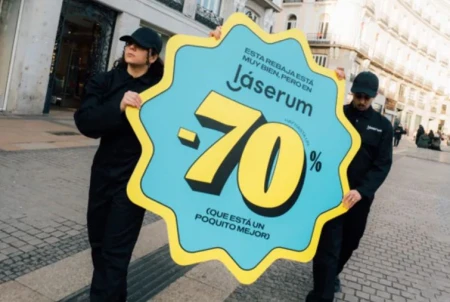 La mejor rebaja de las rebajas: La campaña de Láserum que rompe paradigmas con el street marketing
