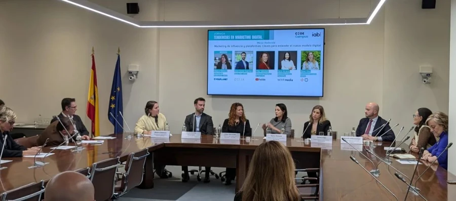 IAB Spain y CEOE Campus presentan el programa técnico
para el marketing digital