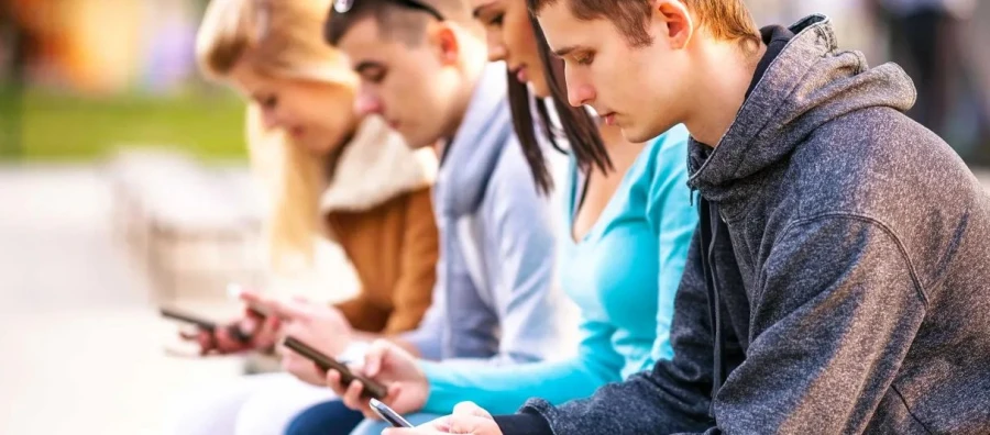 El despertar de la conciencia digital en la adolescencia española