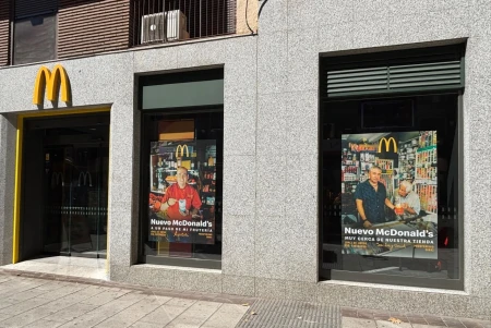 La campaña "Uno más del barrio" impulsa los negocios locales en el barrio madrileño de Prosperidad