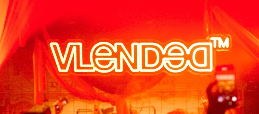 El fundador de Scalpers, el fundador de Vicio y Cayetano López Llobet, de mondo Lirondo, invierten en Vlended, el movimiento cultural que está redefiniendo el entretenimiento experiencial