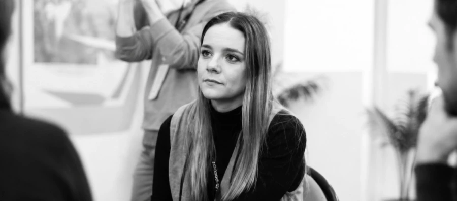 Entrevista a Alejandra Salleras, CMO de NeoAttack: Liderazgo, estrategia y el arte de posicionar marcas en la cima digital.