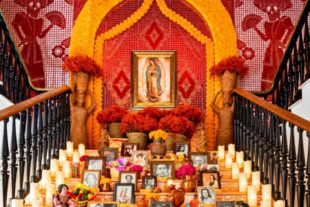 Madrid Celebra el Día de muertos mexicano instalando tres altares en colaboración con Fundación Casa de México en España