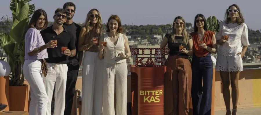 La nueva campaña de Bitter KAS promueve las conexiones reales en la hostelería