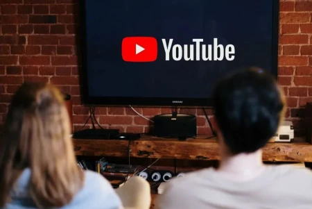 Las audiencias ya están en YouTube, el dinero publicitario todavía no