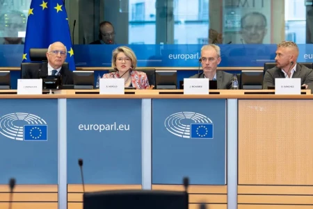 El Parlamento Europeo analiza cómo la IA afecta al consumo de información y su impacto en los medios de comunicación