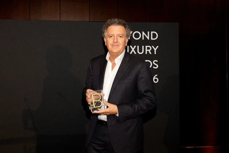 Azure Beach & Pool, de METT Marbella – Estepona, reconocido con el premio a la Mejor Piscina de Hotel en los Beyond Luxury Awards 2026