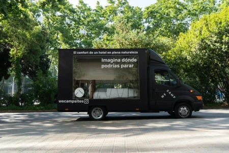 La original campaña de wecamp que lleva el confort de la naturaleza al asfalto de Madrid y Barcelona