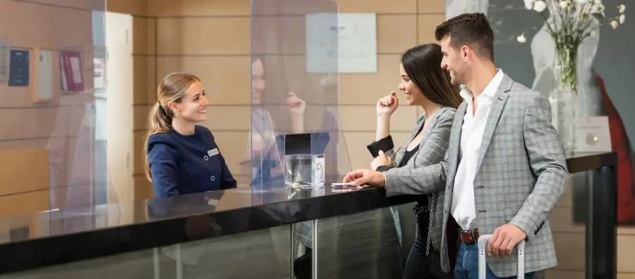 Riu, Meliá, Iberostar y Barceló concentran el 60% de la cuota de atención social del sector hotelero en España