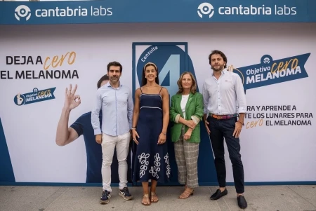 La campaña de Cantabria Labs contra el cáncer de piel llega a Málaga de la mano de Carolina Marín