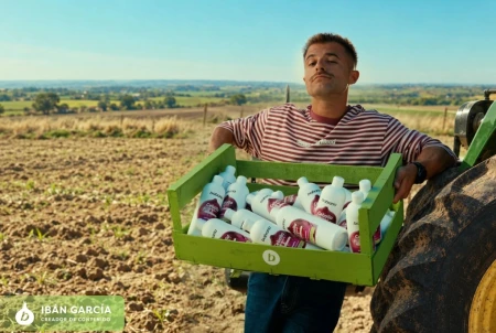 Babaria convierte al pueblo de Cebolla y a sus vecinos en protagonistas de la nueva campaña de su Champú más icónico
