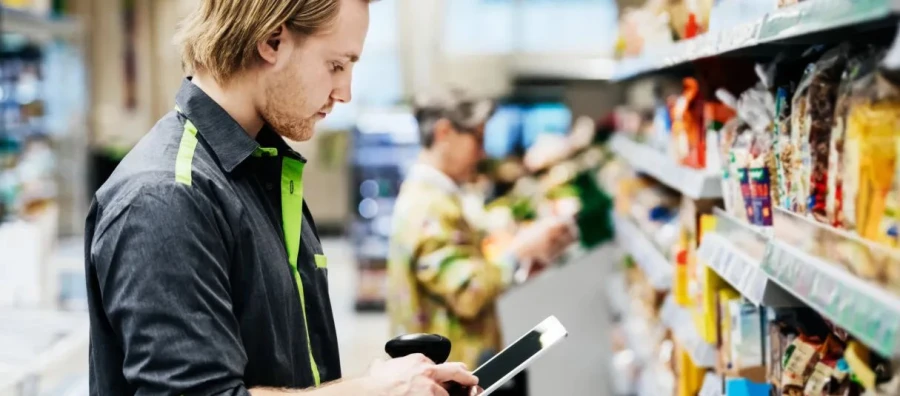 Un 40% de los españoles permitiría que una IA les sustituya para comprar ropa o tecnología