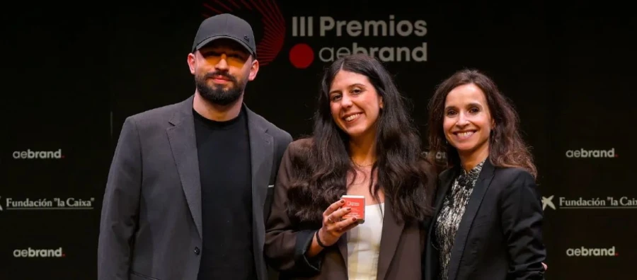 El juego de cartas ESPAÑOL Rey Mono gana un premio nacional por su estrategia de branding
