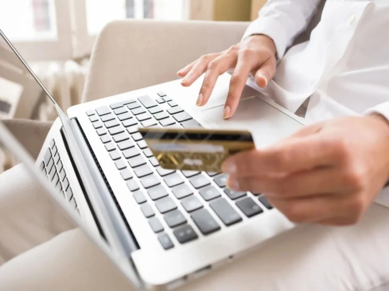 El el caso de necesitar ayuda durante el proceso de compra, el chat online y el correo electrónicoson los canales favoritos para contactar con el vendedor